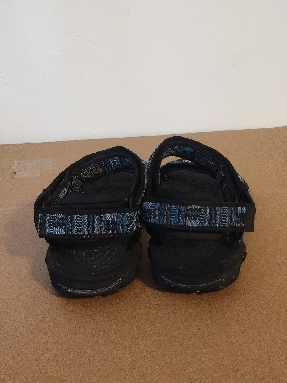 Teva Men's USA size 10/UK size 8.5 Black Blue terradactyl Outdoor Sport Sandals